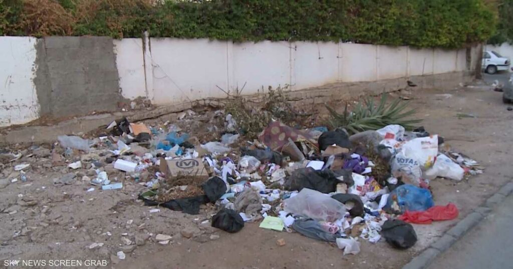 إلقاء النفايات في شوارع تونس.. "قنبلة موقوتة" تنذر بكارثة