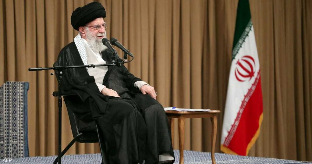 خامنئي "يغرد بالعبرية".. وهذا ما كتبه على "إكس"