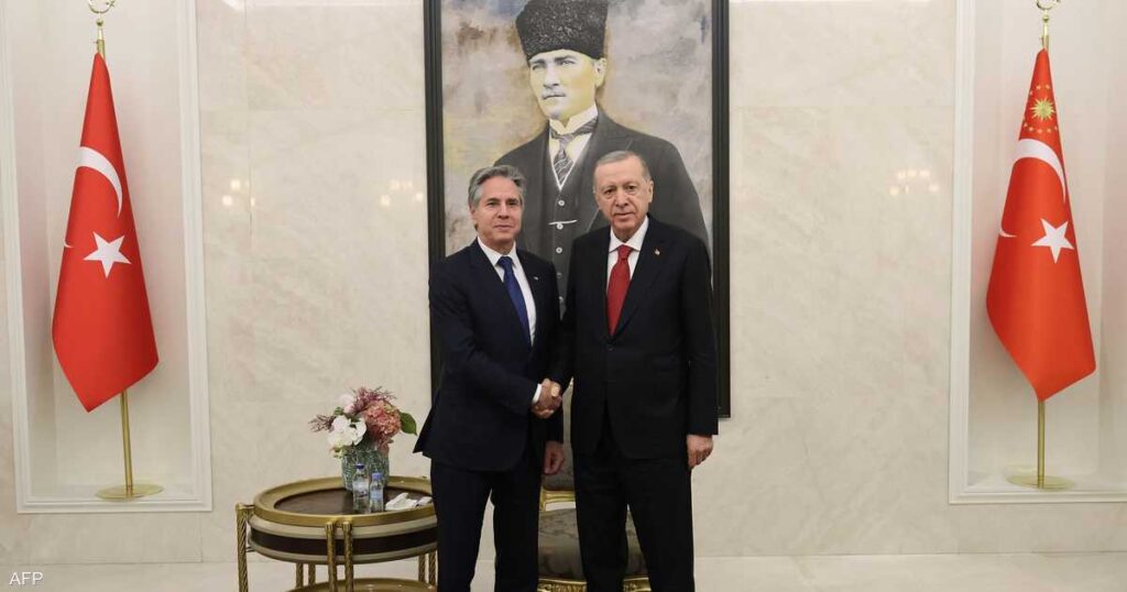 أردوغان وبلينكن يبحثان آخر التطورات في سوريا