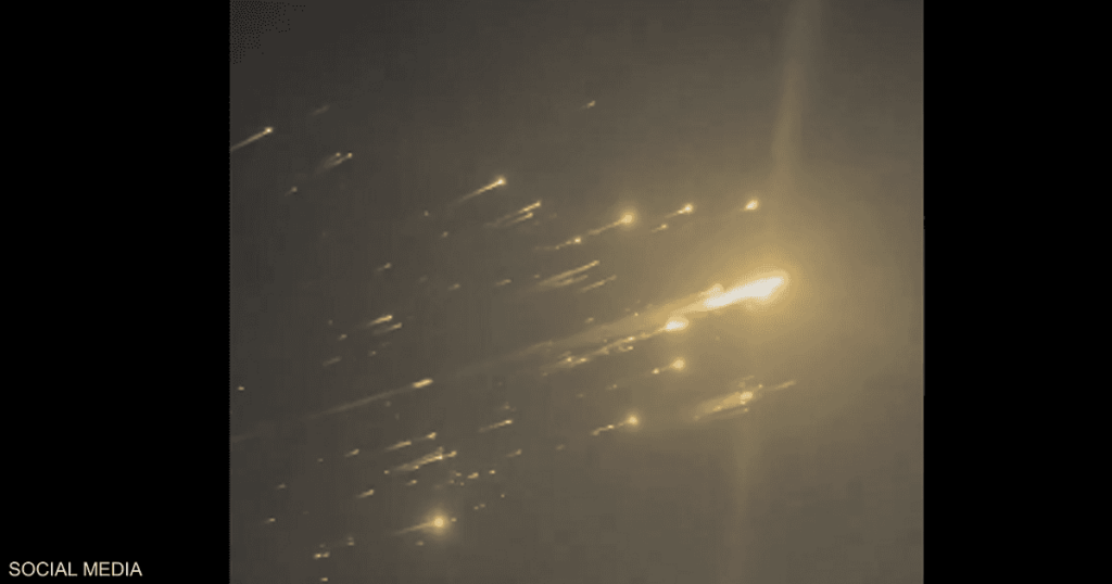 فيديو.. هكذا تحطم صاروخ "ستارشيب" وتساقط حطامه