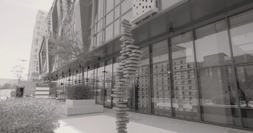 "IMI" تكشف عن مجموعة أعمال فنية إماراتية وعربية